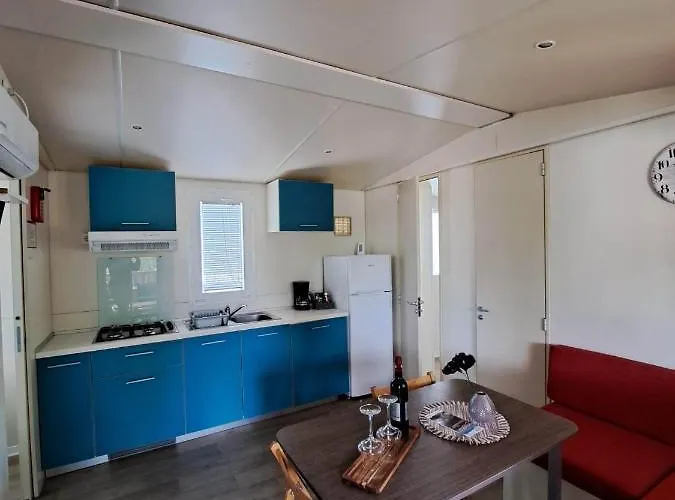Κάμπινγκ Boric Mobile Homes In Bijela Uvala And Zelena Laguna